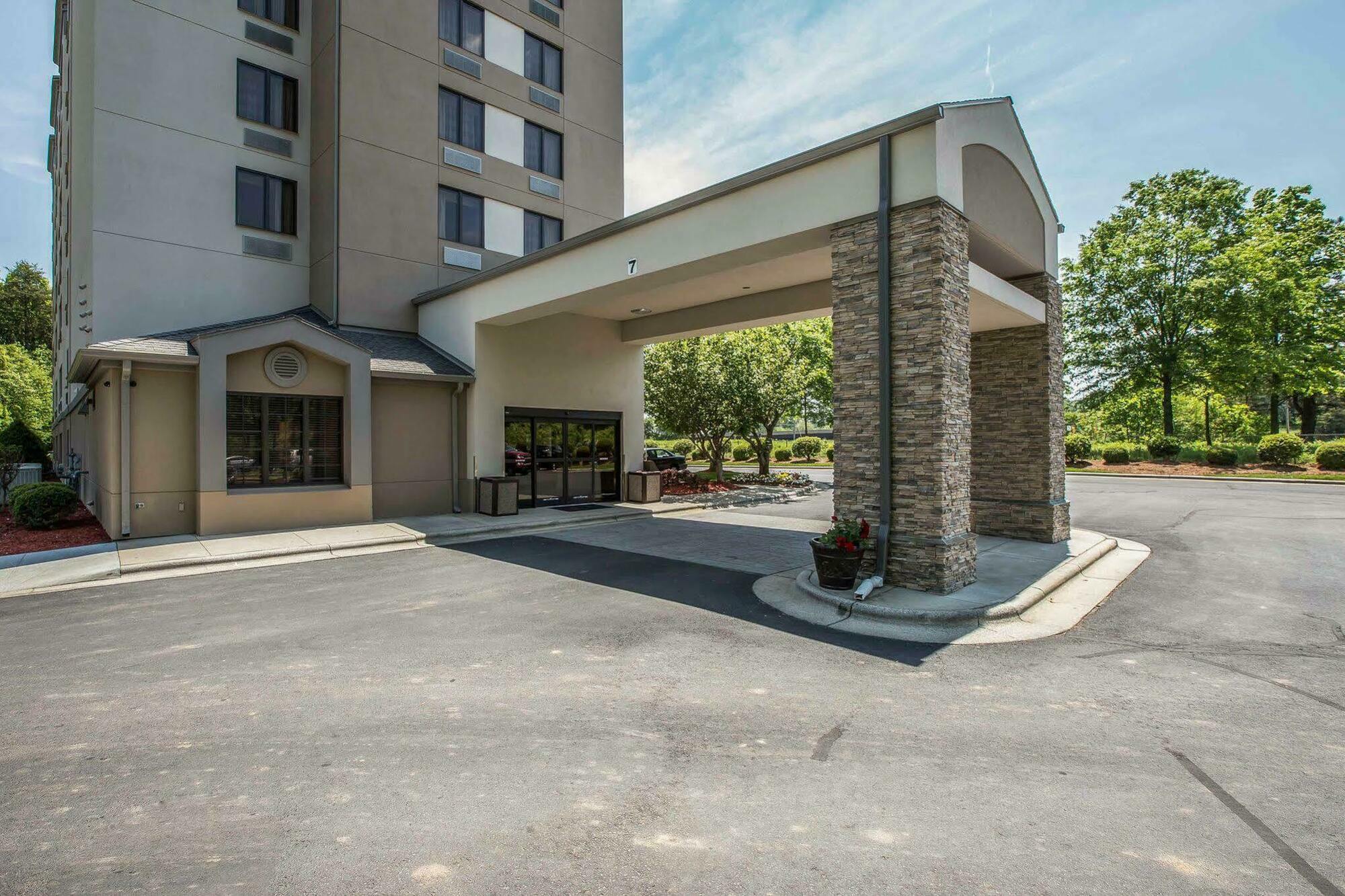 Sleep Inn Greensboro Airport מראה חיצוני תמונה