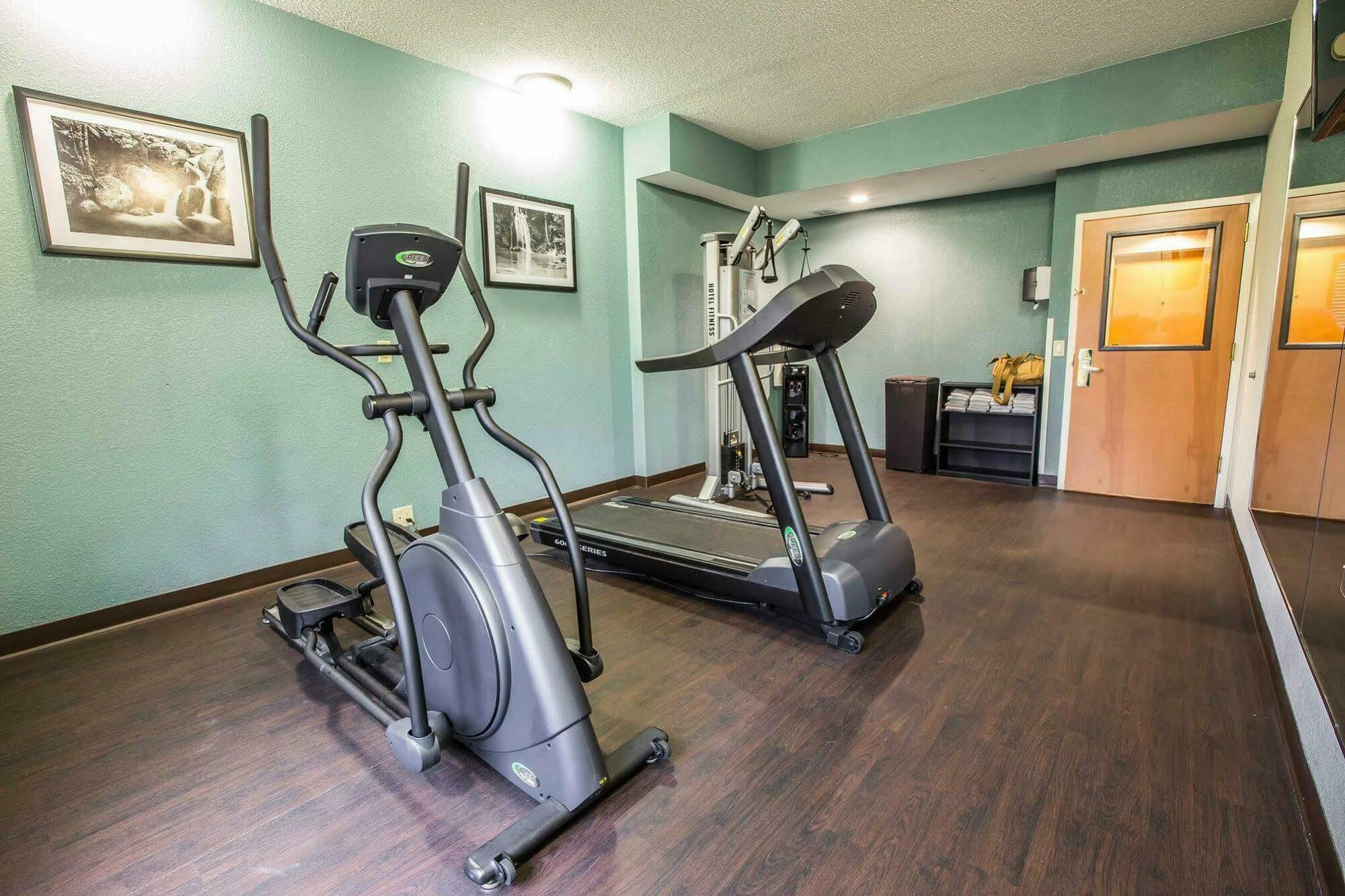 Sleep Inn Greensboro Airport מראה חיצוני תמונה