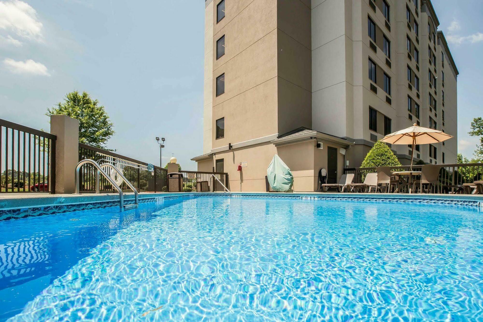 Sleep Inn Greensboro Airport מראה חיצוני תמונה